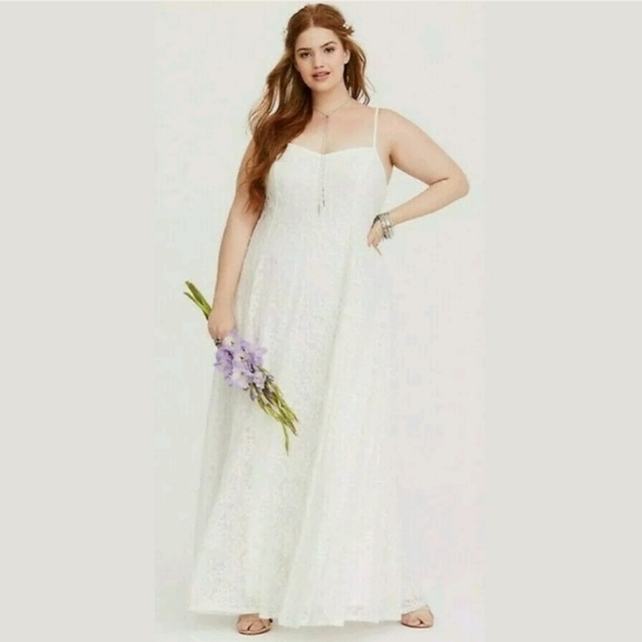TORRID Long Lace Wedding Dress, Size 1X NWT TORRID Long Lace Wedding Dress, Size 1X NWT